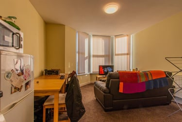 1 bed house, Newport Road, City Centre, Cardiff, CF241AH - Image 2